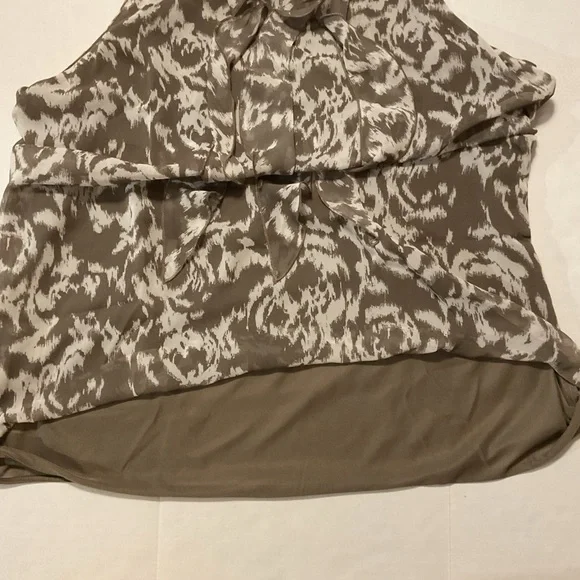 Ann Taylor women’s Ruffle Front Blouse Brown Sleeveless - Picture 5 of 9
